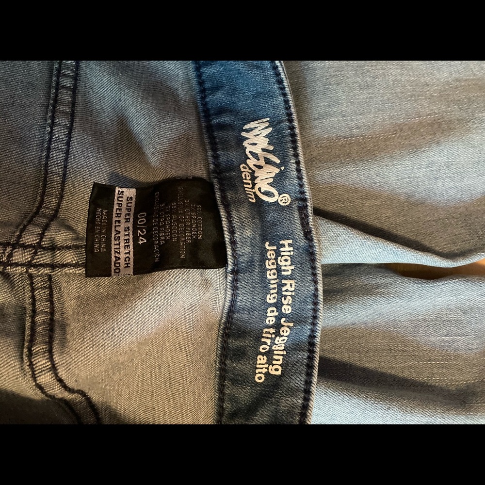 Embroidered jeans - Picture 4 of 4